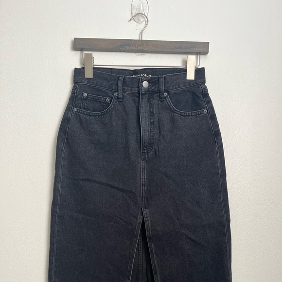 Aritzia Denim Forum The '90s Halle Denim Midi Skirt - Picture 5 of 14